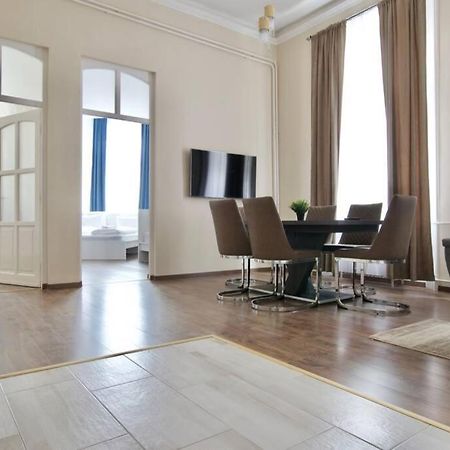 Premium Apartment By Hi5-Vaci Str. 3 Bedroom Budapest Eksteriør bilde